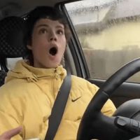 Streamer polaca Sidneuke es baneada de Twitch tras protagonizar accidente de tránsito mientras transmitía en vivo en la plataforma