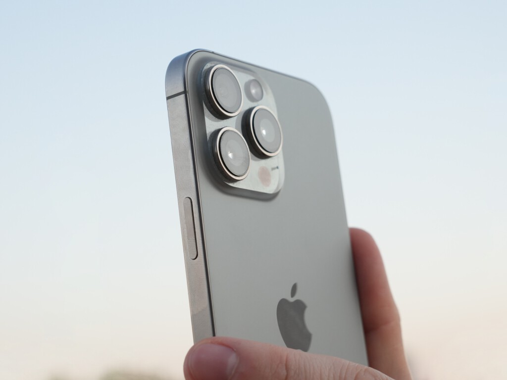 Primero fue Samsung, luego Intel y ahora el objetivo es Sony: Apple ya desarrolla en secreto su propia cámara para el iPhone Primero fue Samsung, luego Intel y ahora el objetivo es Sony: Apple ya desarrolla en secreto su propia cámara para el iPhone