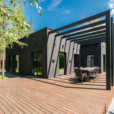 Leroy Merlin liquida sus muebles de exterior con ofertas irresistibles: los deja casi a mitad de precio