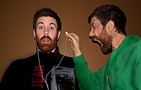 En los negocios, escuchar es más rentable que hablar