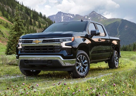 Chevrolet Silverado 2022 1600 01