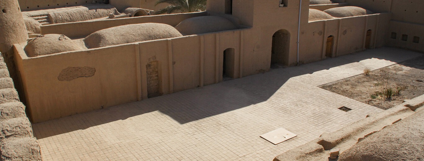 El calor cambia tu humor. Un egipcio lo entendió hace 40 años y diseñó un pueblo que “sudaba” para enfriarse