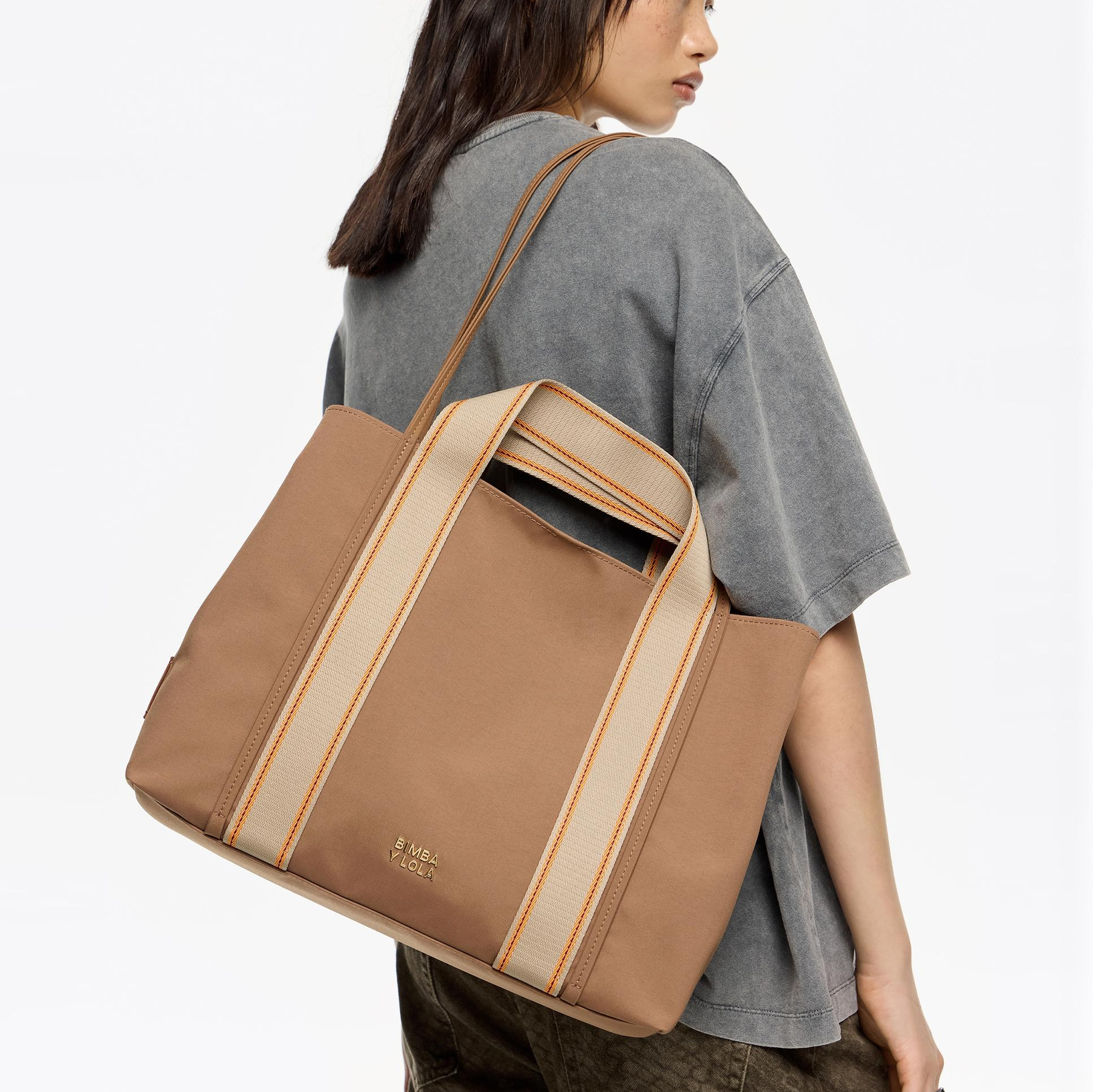 Bimba y Lola
Bolso de hombro de mujer tipo shopper Chihuahua grande nylon