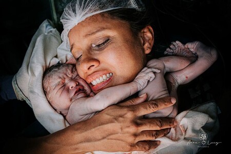 Las mejores fotos del parto y el postparto 2021: 26 impresionantes fotografías que reflejan la belleza del nacimiento