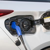 Toyota y BYD empezarán a desarrollar vehículos eléctricos en mayo