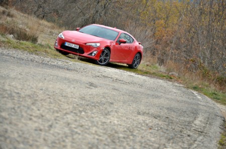 Toyota GT86, probamos un verdadero deportivo: un motor que ruge en carretera y en circuito