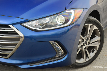 Hyundai Elantra 2017 16