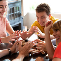 Los mejores y más divertidos juegos de mesa para adolescentes 