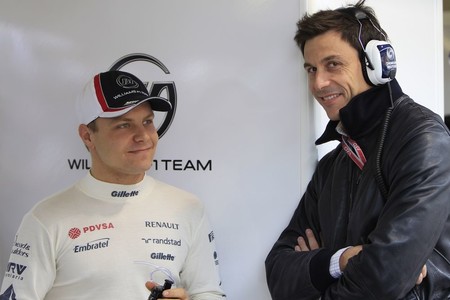Mercedes recibe a un nuevo invitado en su sede, y se llama Valtteri Bottas