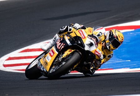 ¡Triplete! Álvaro Bautista se pasea en Misano plasmando la inmensa superioridad de la Ducati Panigale V4 R