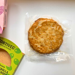Lista para comer, pero sin huevo: así es Tortiveg, la tortilla de patatas vegana que quiere conquistar a todos