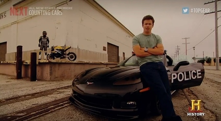 Triumph Speed Triple Vs Chevy Corvette Z06 ¿Quién derrapa más?
