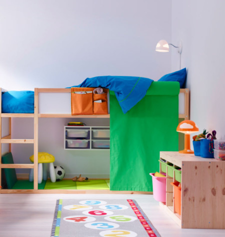 Cómo crear una zona de manualidades y un espacio para juegos en un