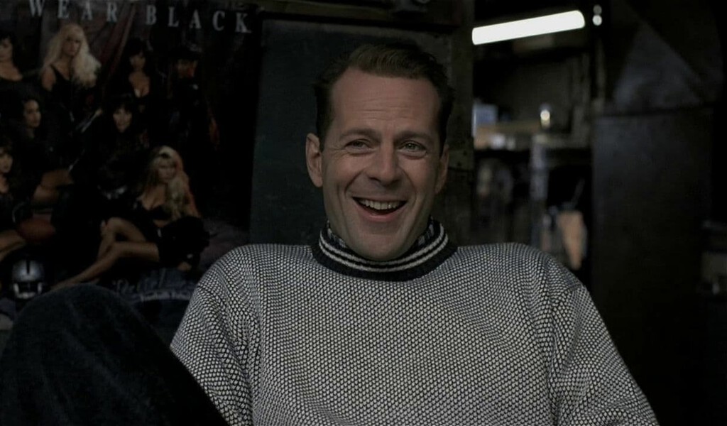 Bruce Willis accedió a recortarse el sueldo un 99% para esta película. Quería trabajar con una de las mayores leyendas de Hollywood: "No te preocupes por el dinero"