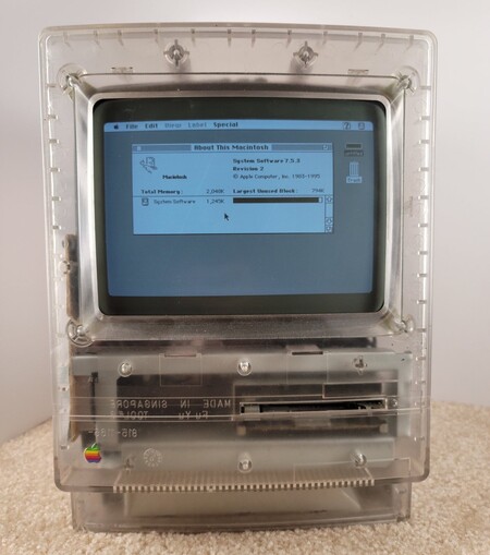 Aparecen imágenes de un prototipo de Macintosh con la carcasa transparente
