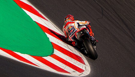 Marc Marquez Se Monta Encima De Una Motogp 100 Dias Despues De Su Operacion 003