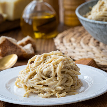 Si se te resiste la carbonara, esta receta italiana de pasta es más fácil y tan sabrosa que todos te la van a pedir 