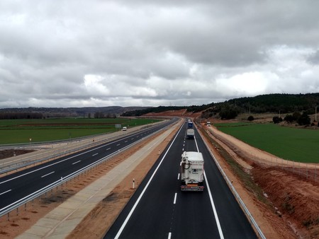Las constructoras piden que paguemos ya peajes en las autovías, a razón de 0,03 euros por kilómetro