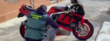 Vende su moto, se arrepiente y la roba después de que la restauren. Un amor ilegal frustrado por la Guardia Civil