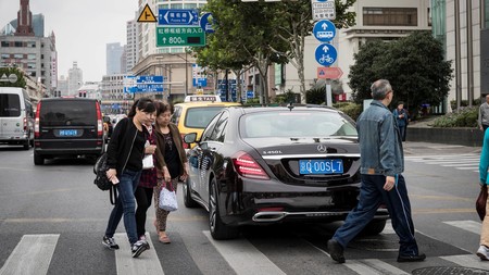 Mercedes-Benz ya enfrenta su Clase S autónomo a los retos del tráfico en China