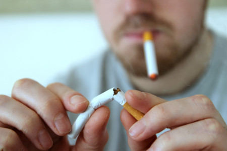 Estudio: los usuarios de cigarrillos electrónicos tienen menos probabilidades de dejar de fumar