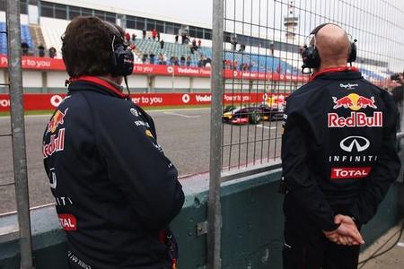 Red Bull sigue con graves problemas y no rueda