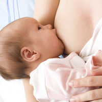 La leche materna podría ayudar a programar el ritmo circadiano de los bebés y distinguir el día de la noche