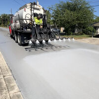 Los Ángeles lleva una década pintando sus calles de blanco para combatir el calor. No es la mejor idea