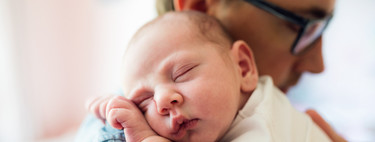 La depresión postparto en los padres ha aumentado tanto, que es casi tan frecuente como en las madres