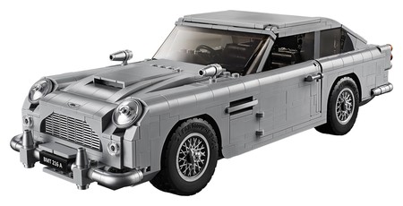 Este Aston Martin DB5 de James Bond es de LEGO y tiene hasta un asiento eyectable funcional