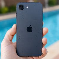 Llevar el iPhone a la piscina y playa no es tan seguro como parece. Mojarlo no es buena idea aunque esté certificado