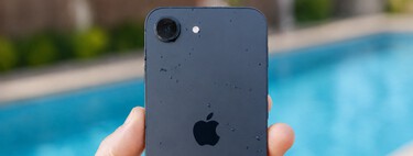 Llevar el iPhone a la piscina y playa no es tan seguro como parece. Mojarlo no es buena idea aunque esté certificado