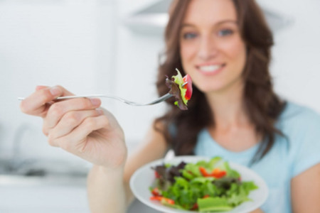 Es importante que tu dieta te permita comer en sociedad