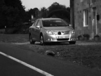 Un camuflado de la Guardia Civil, embestido por otro coche recién multado por radar