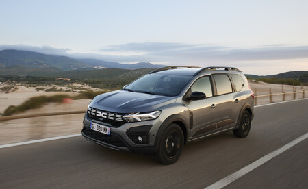 Dacia Jogger Hybrid 2023