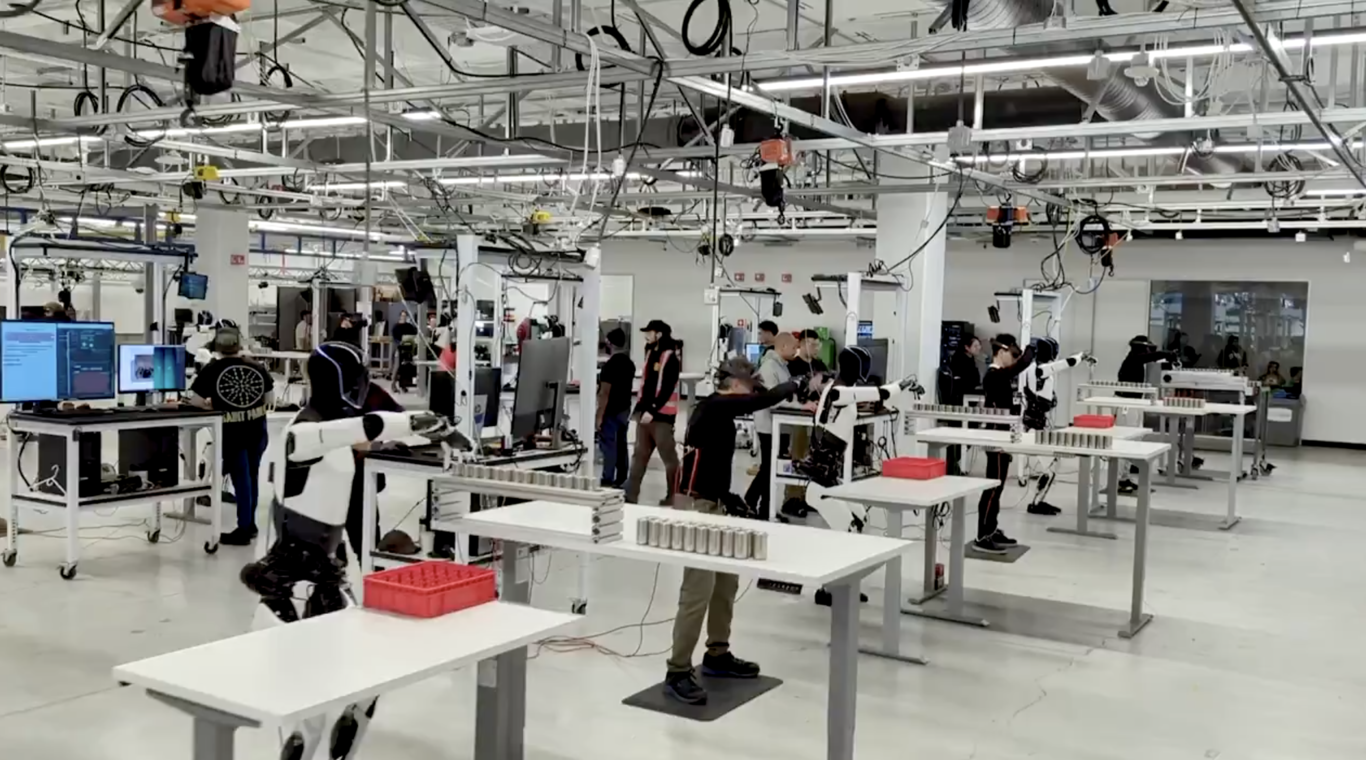 Tesla tiene un equipo de teleoperación para sus robotaxis y robots ...