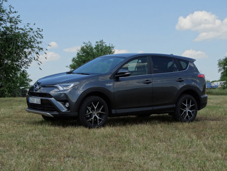 Probamos el Toyota RAV4 hybrid, un SUV moderno y silencioso