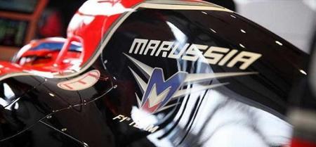 Entre Luiz Razia y Bruno Senna está el otro piloto de Marussia