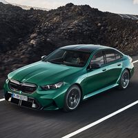 BMW M5 2025, lo manejamos: ahora es híbrido enchufable y logra el balance perfecto