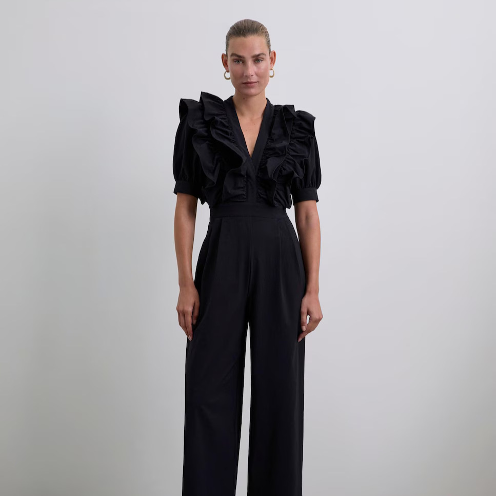 Scalpers
Mono con mangas abullonadas y volantes