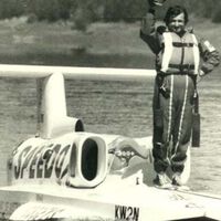 Hace 50 años un australiano compró un motor de avión y lo metió en un barco. ¿Qué podía salir mal? Todo, pero superó los 500 km/h