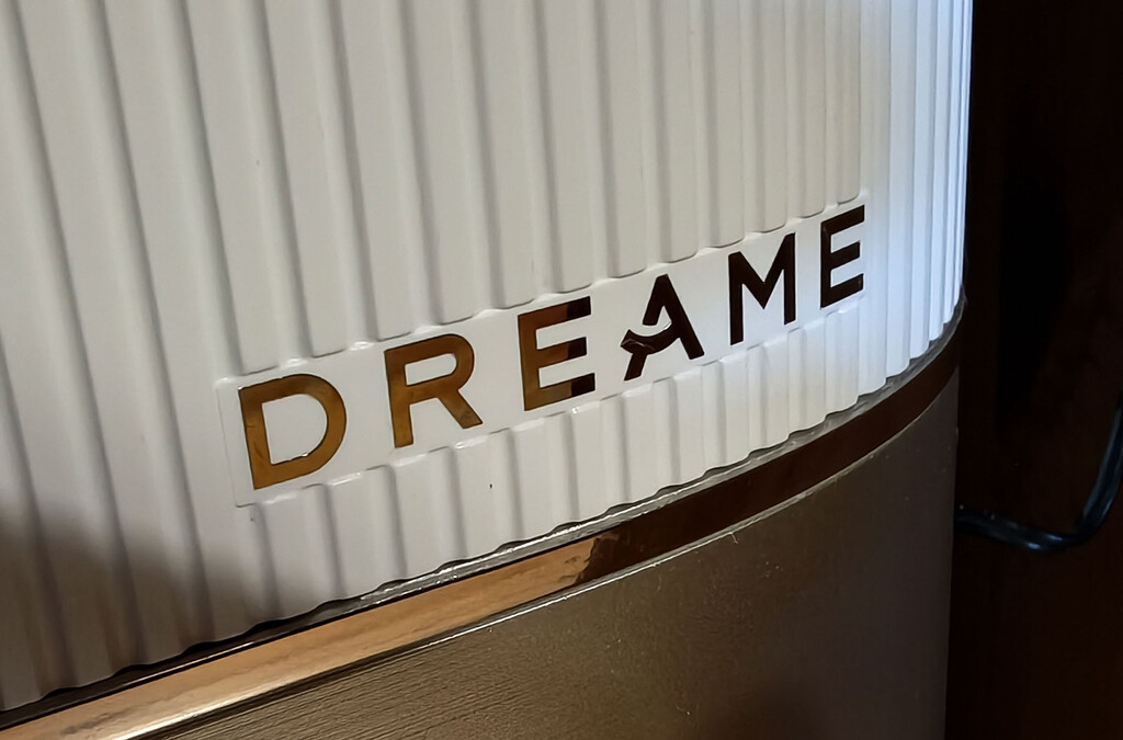 Dreame se fija en Xiaomi, pero al revés: pasa de los electrodomésticos a los smartphones para cerrar su ecosistema