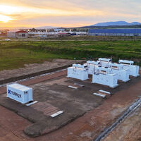 Una empresa alemana ha elegido Extremadura para poner la primera planta de gas natural sintético porque tiene mucho de dos elementos clave: sol y basura del campo 