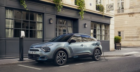 El nuevo Citroën C4 llegará tras el verano con una versión 100% eléctrica de 350 km de autonomía