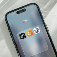 He probado muchas apps de IA para iPhone y estas son las más útiles y que más recomiendo 