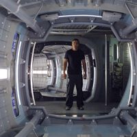 George Clooney lleva 23 años lamentando el fracaso de esta peli de ciencia ficción: "El público esperaba gente desnuda"