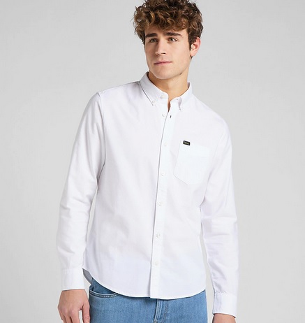 Camisa de hombre corte regular lisa en blanco