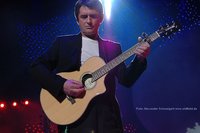 Mike Oldfield no educa en casa: educa en un barco