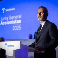 Las acciones de Telefónica llevaban años desplomadas. Un cambio de CEO ha cambiado la dinámica