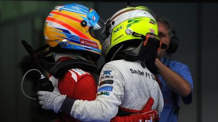 Fernando Alonso, nada contento con su antiguo aliado Sergio Perez